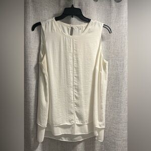Violet and Claire sleeveless blouse. Off white in color. Size 1X